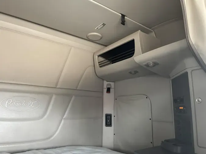 2020 Peterbilt 567