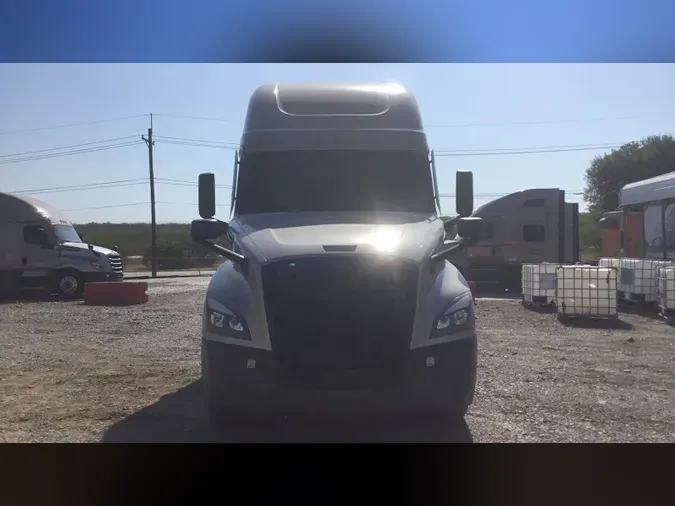 2022 Freightliner Cascadia 126