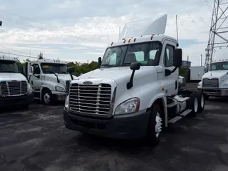 2015 Freightliner CASCADIA 125