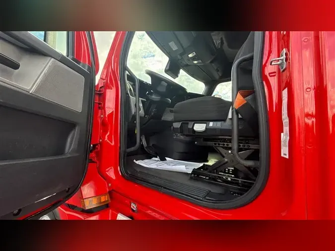 2022 FREIGHTLINER CA126