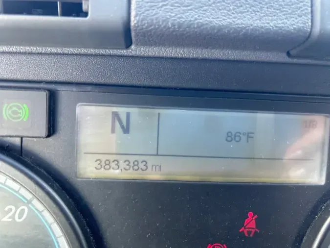 2017 FREIGHTLINER/MERCEDES CASCADIA 113