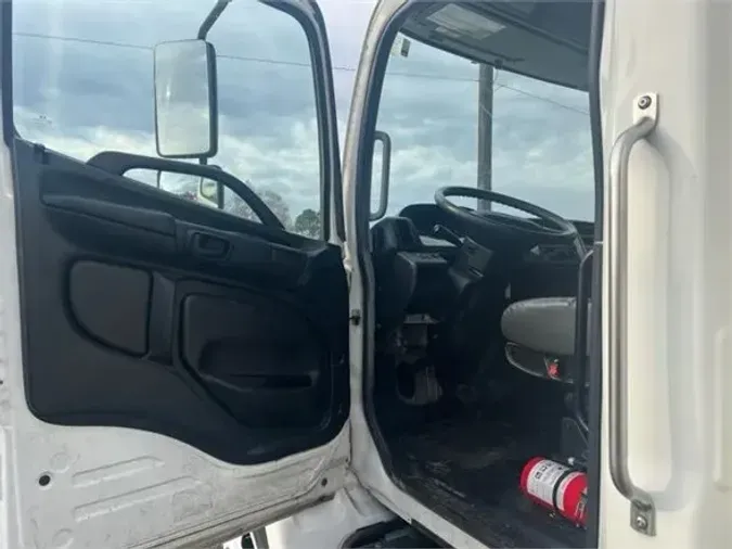 2020 Hino 268A