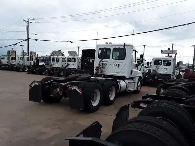 2020 FREIGHTLINER/MERCEDES CASCADIA 125