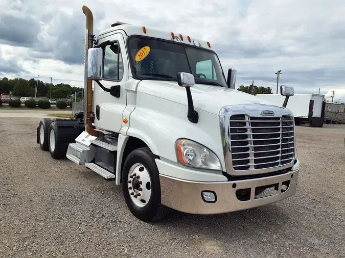 2017 FREIGHTLINER/MERCEDES CASCADIA 125