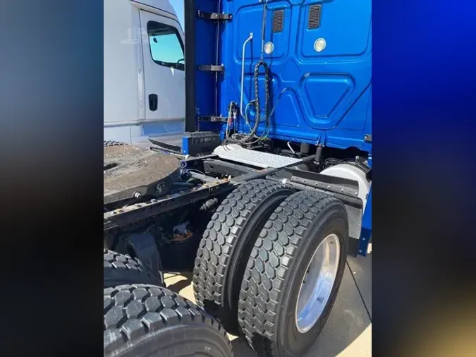 2017 FREIGHTLINER CASCADIA 1255edef8eee5e144a3296a2f7975db2677