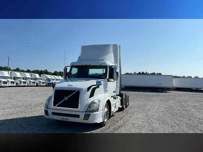 2017 Volvo VNL300