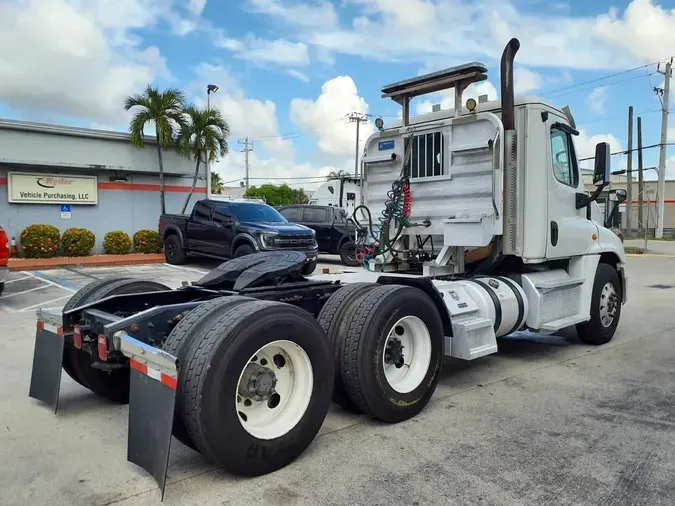 2019 FREIGHTLINER/MERCEDES CASCADIA 1255ee0dfda76bcc73270d8339bcd111a8a