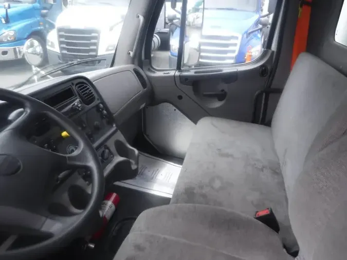 2020 FREIGHTLINER M2 106
