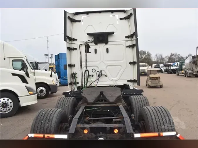 2018 FREIGHTLINER CASCADIA 113