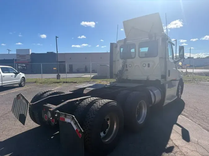 2020 FREIGHTLINER/MERCEDES NEW CASCADIA PX126645ee6589561a7ace849a889e4b5342295