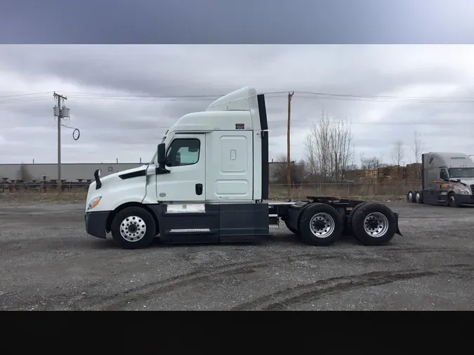 2021 Freightliner Cascadia 126