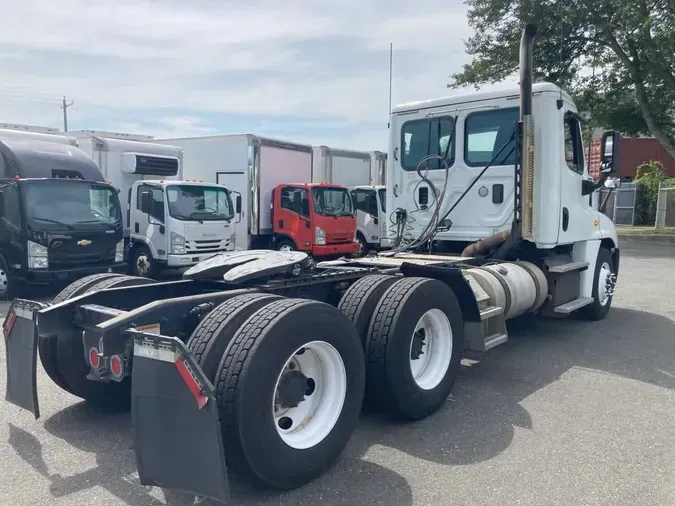 2017 FREIGHTLINER CASCADIA 125