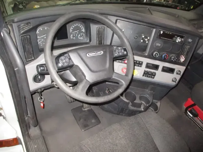 2022 FREIGHTLINER/MERCEDES NEW CASCADIA PX126645eea51130a90e98d85618a35dde6c84e