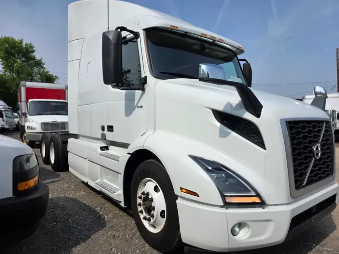 2019 VOLVO VNR64T-640