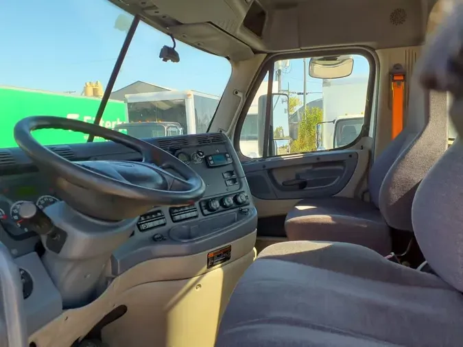 2019 FREIGHTLINER/MERCEDES CASCADIA 125