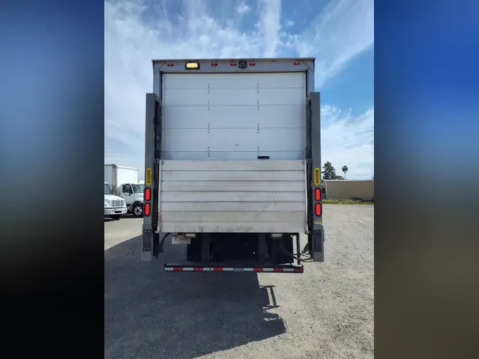 2017 FREIGHTLINER/MERCEDES M2 106