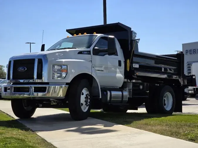 2025 Ford F-650SD