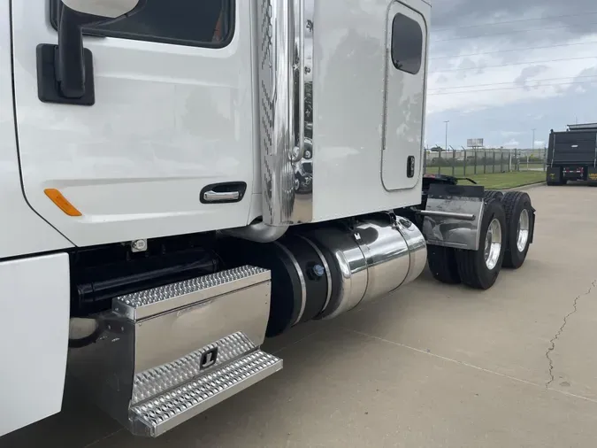 2020 Peterbilt 567