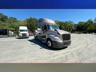 2022 International LT