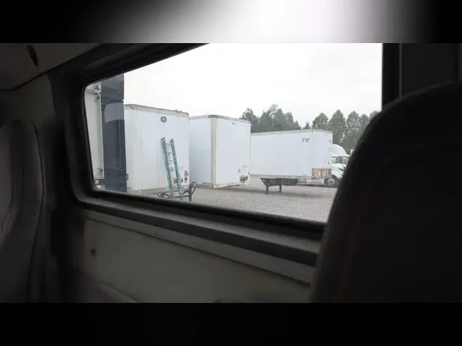 2019 Volvo VNL300