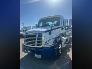 2018 FREIGHTLINER/MERCEDES CASCADIA 125