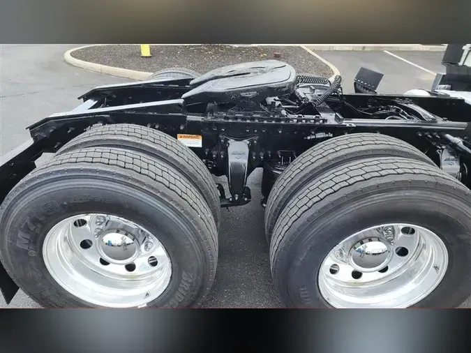 2021 FREIGHTLINER CA116