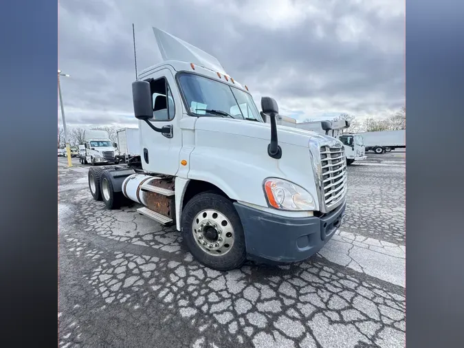 2016 FREIGHTLINER/MERCEDES CASCADIA 125