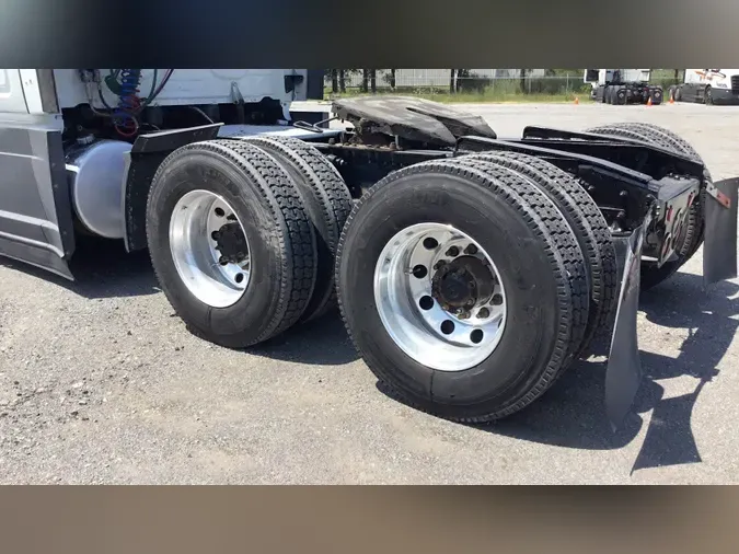 2021 Freightliner Cascadia 126