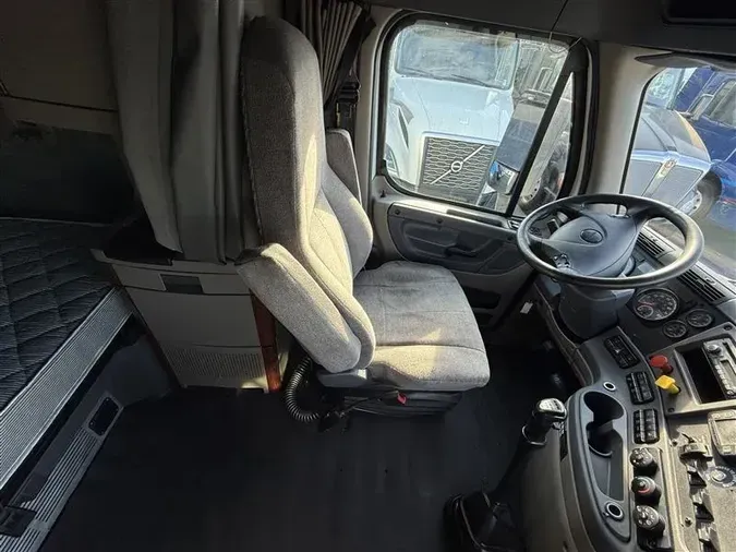 2017 FREIGHTLINER CASCADIA EVOLUTION