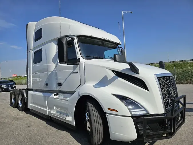 2024 VOLVO VNL64T860