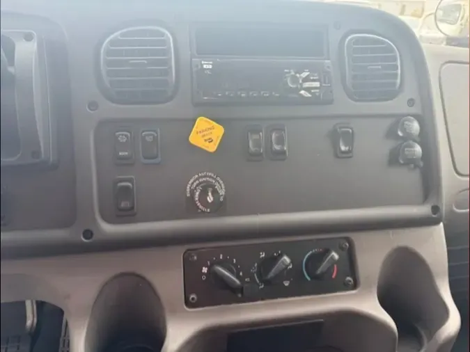 2019 FREIGHTLINER M2 106