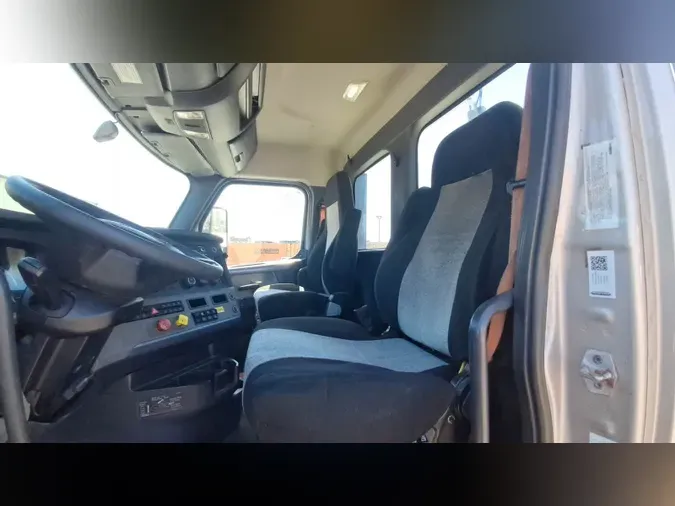 2020 Freightliner Cascadia 126