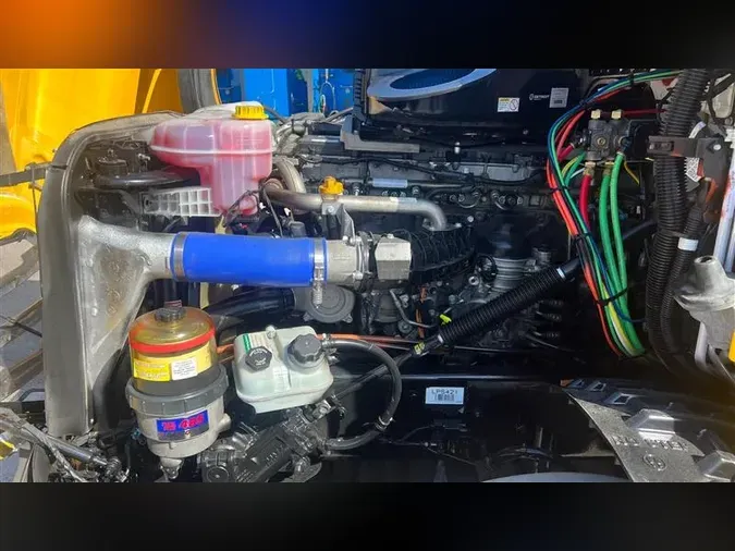 2020 FREIGHTLINER CA126