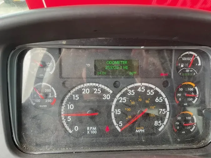 2018 FREIGHTLINER M2 106