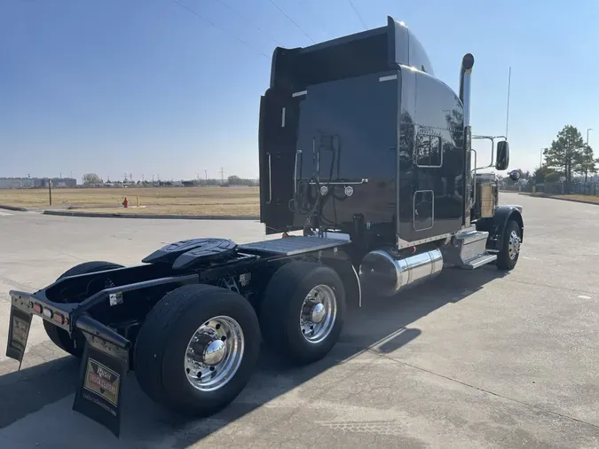 2022 Peterbilt 389
