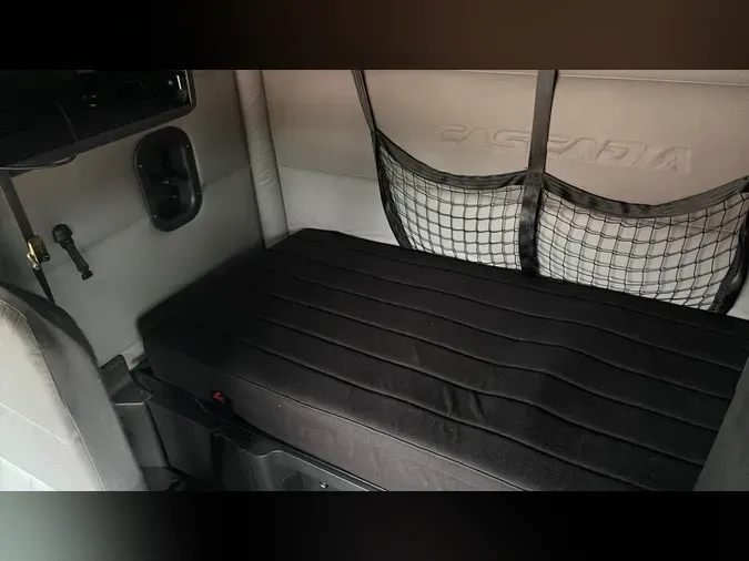 2020 Freightliner Cascadia