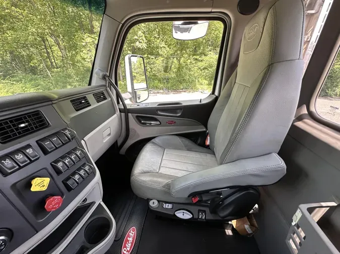 2022 Peterbilt 579