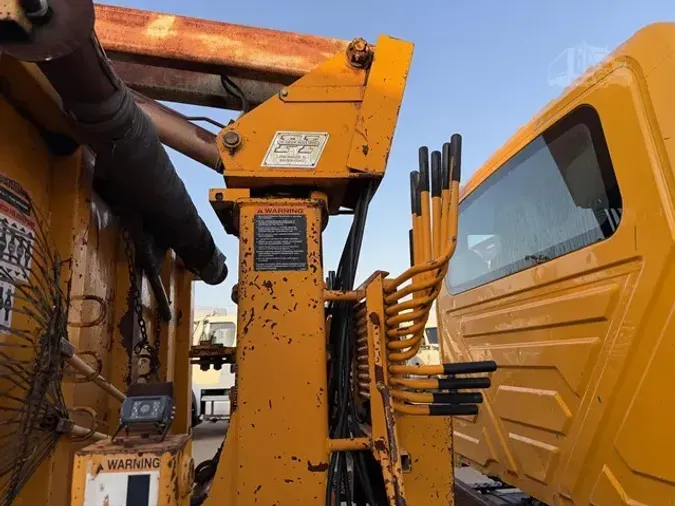 2010 INTERNATIONAL WORKSTAR 7300