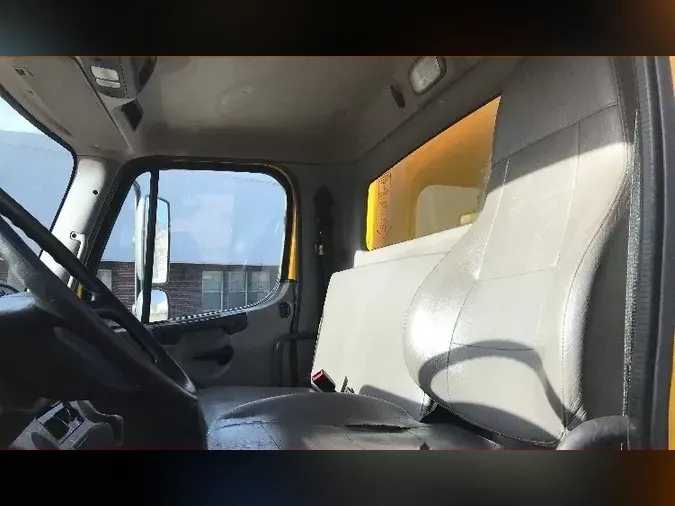 2019 Freightliner M2