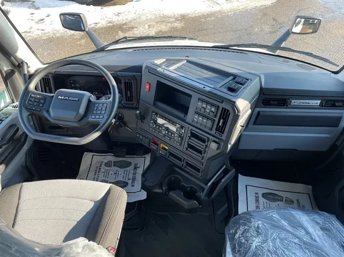 2026 MACK Pioneer 76" High Roof5f20072fdef3d2c78380ee40022d8be4