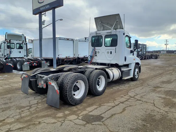 2018 FREIGHTLINER/MERCEDES CASCADIA 125