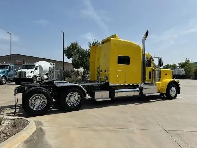 2023 Peterbilt 389