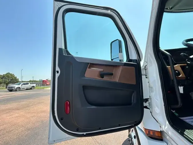 2022 FREIGHTLINER CASCADIA