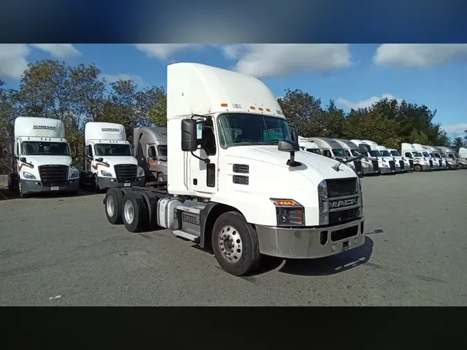 2020 Mack Anthem5f243110c53a56e87cb8ea4fea8b166b