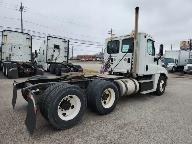 2014 FREIGHTLINER/MERCEDES COLUMBIA 120