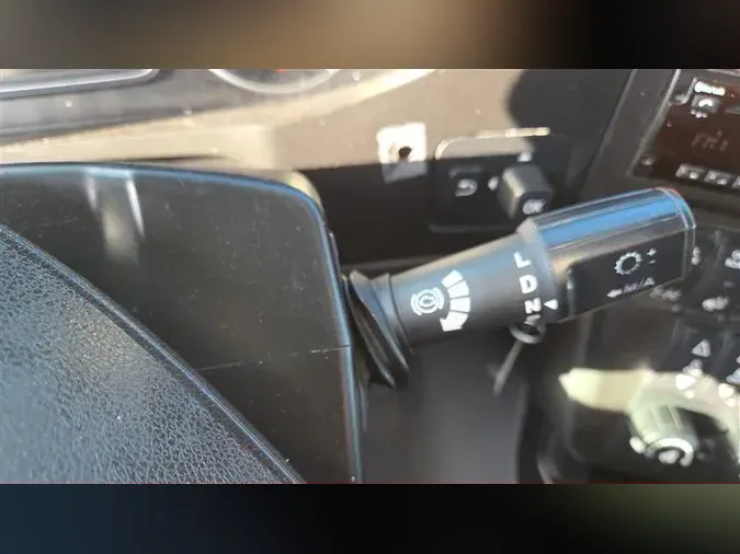 2021 INTERNATIONAL LT