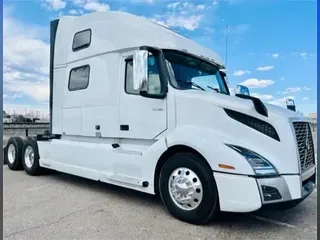 2021 VOLVO VNL64T860