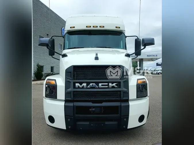 2020 MACK AN64T