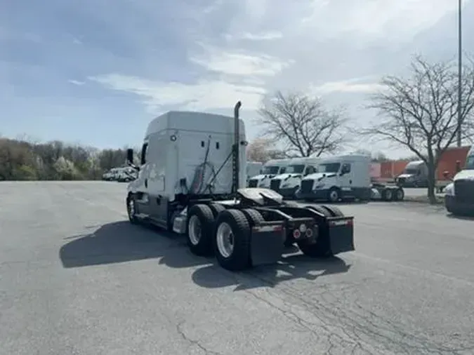 2020 Freightliner Cascadia