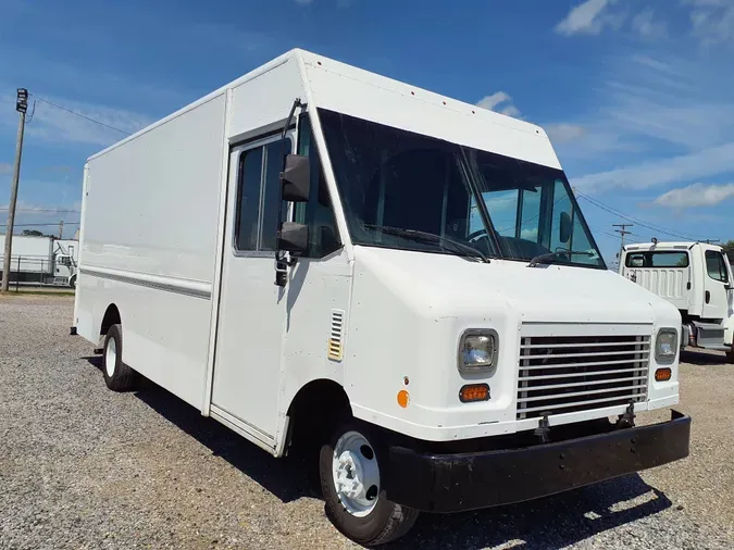 2017 FORD MOTOR COMPANY E-350 UTILIMASTER